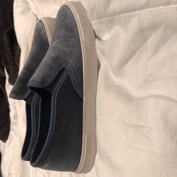 Slip ons - Picture 3 of 3